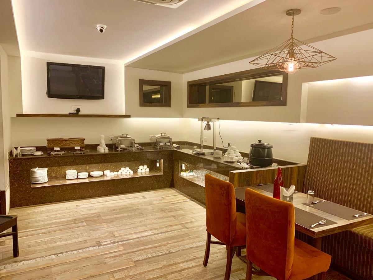 Hotel Amber Rudrapur Eksteriør billede