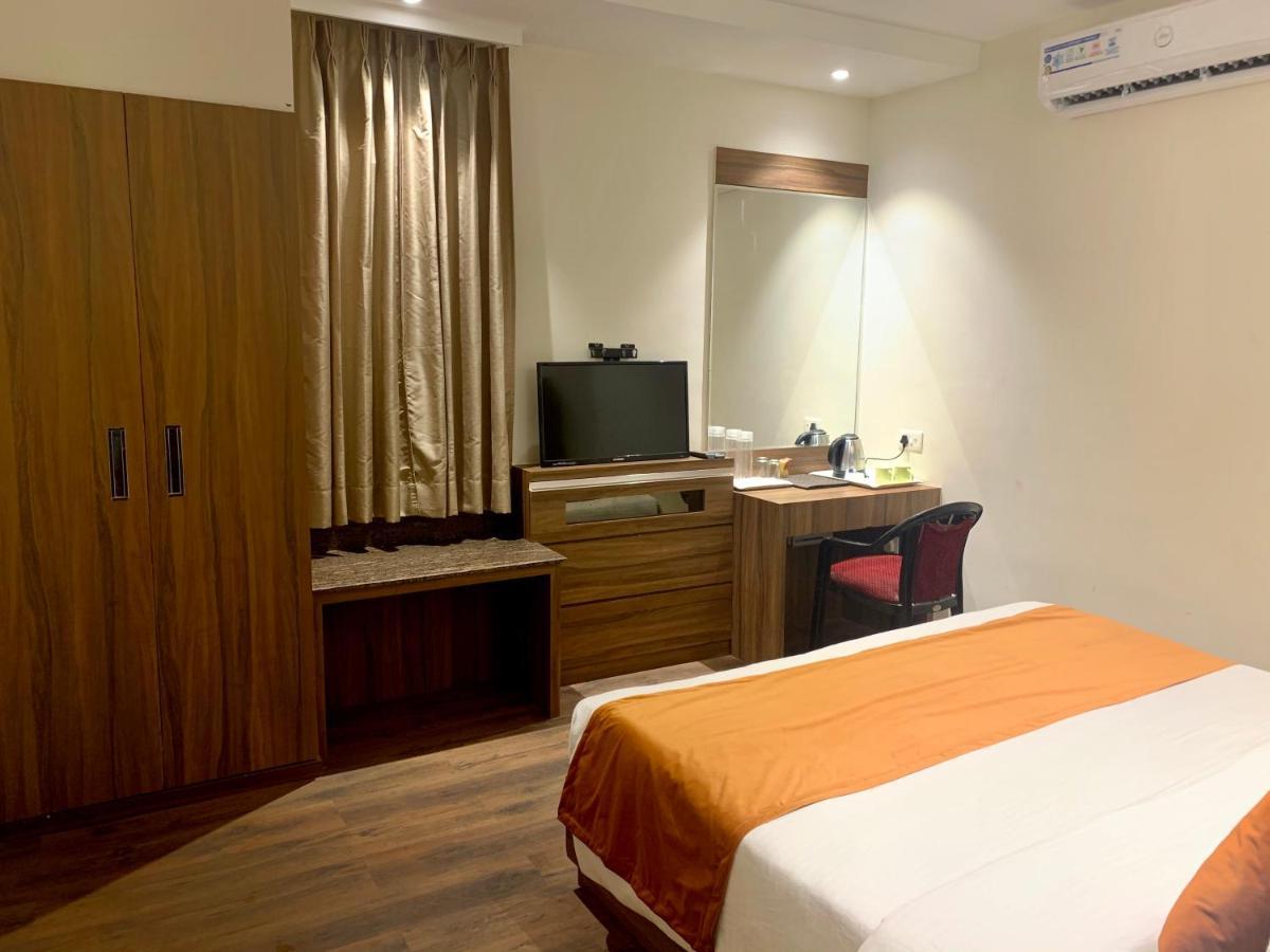 Hotel Amber Rudrapur Eksteriør billede