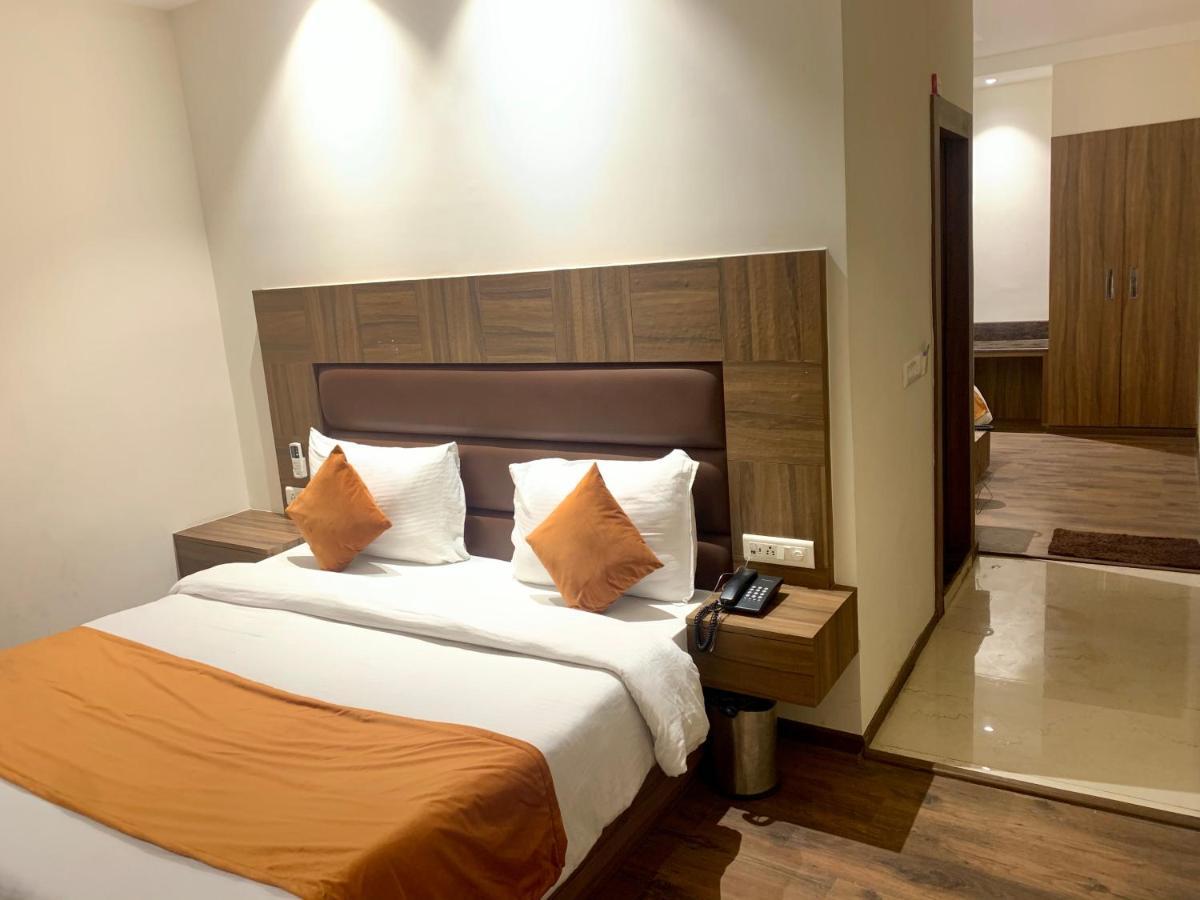 Hotel Amber Rudrapur Eksteriør billede