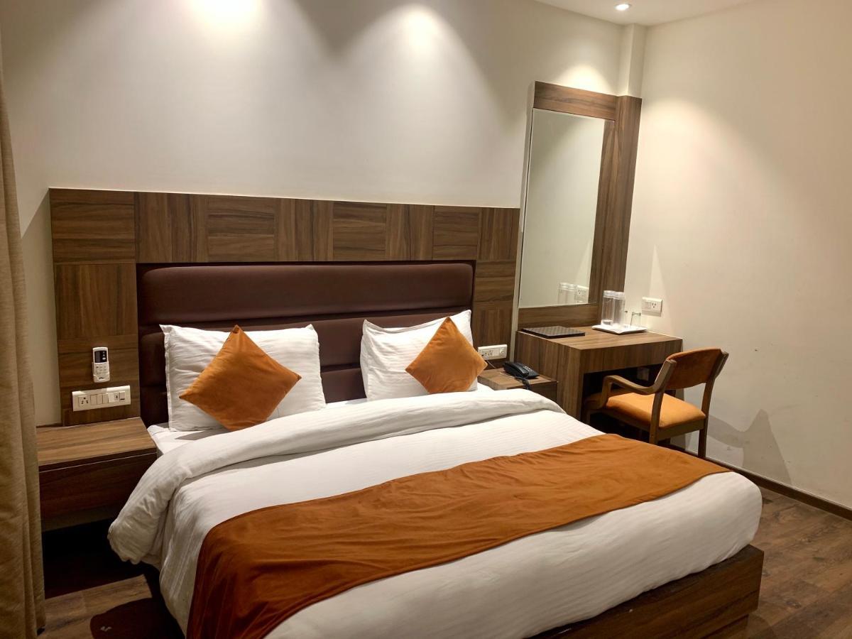 Hotel Amber Rudrapur Eksteriør billede