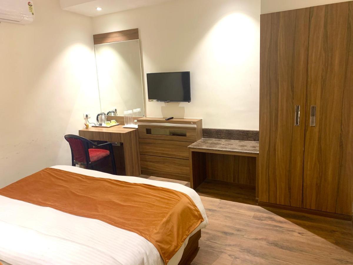 Hotel Amber Rudrapur Eksteriør billede